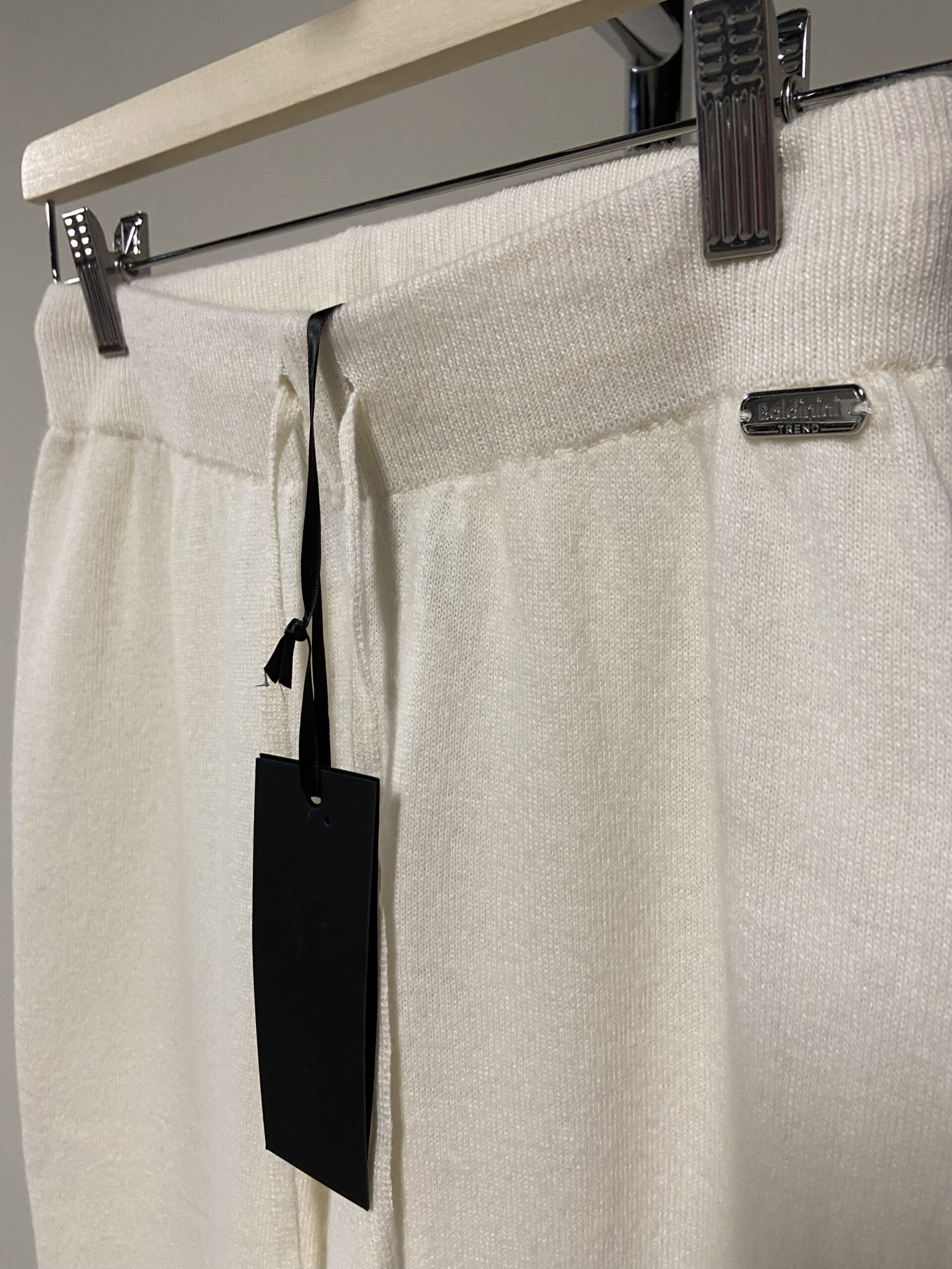 Pantaloni bianchi joggers in maglia Baldinini donna - immagine 3