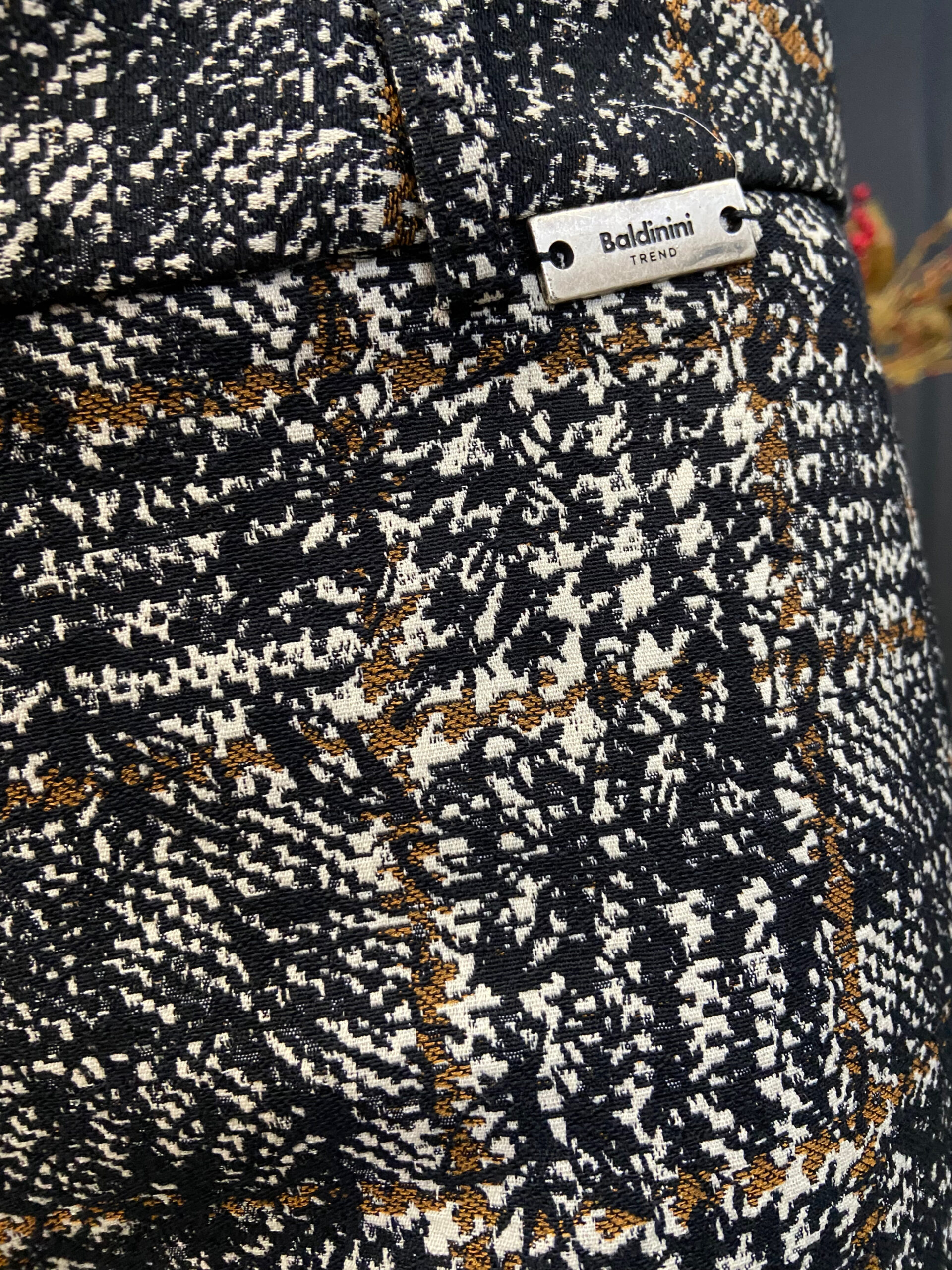 Pantaloni a quadri neri Baldinini donna - immagine 4