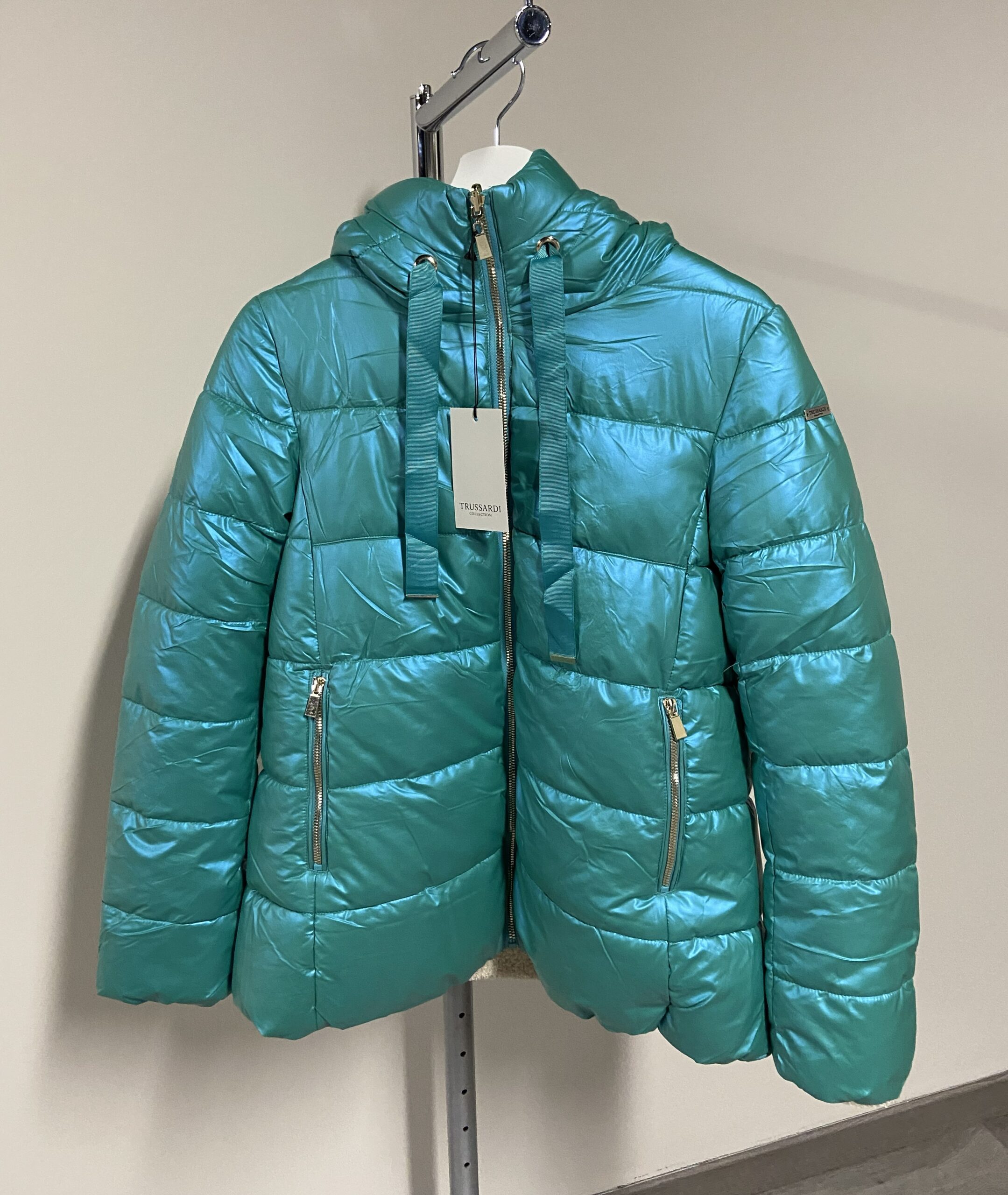 Piumino corto verde acqua lucido Trussardi donna