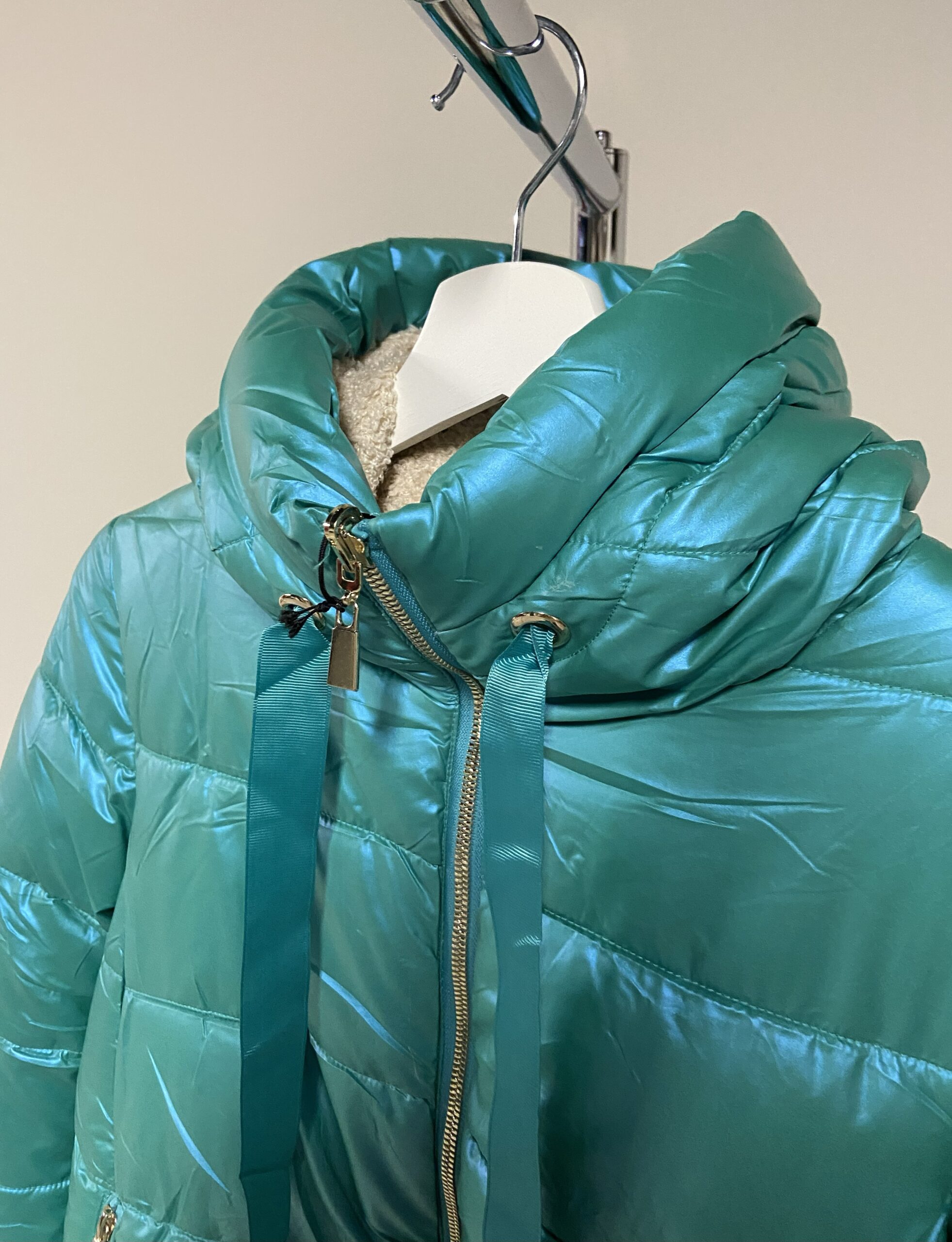 Piumino corto verde acqua lucido Trussardi donna - immagine 2