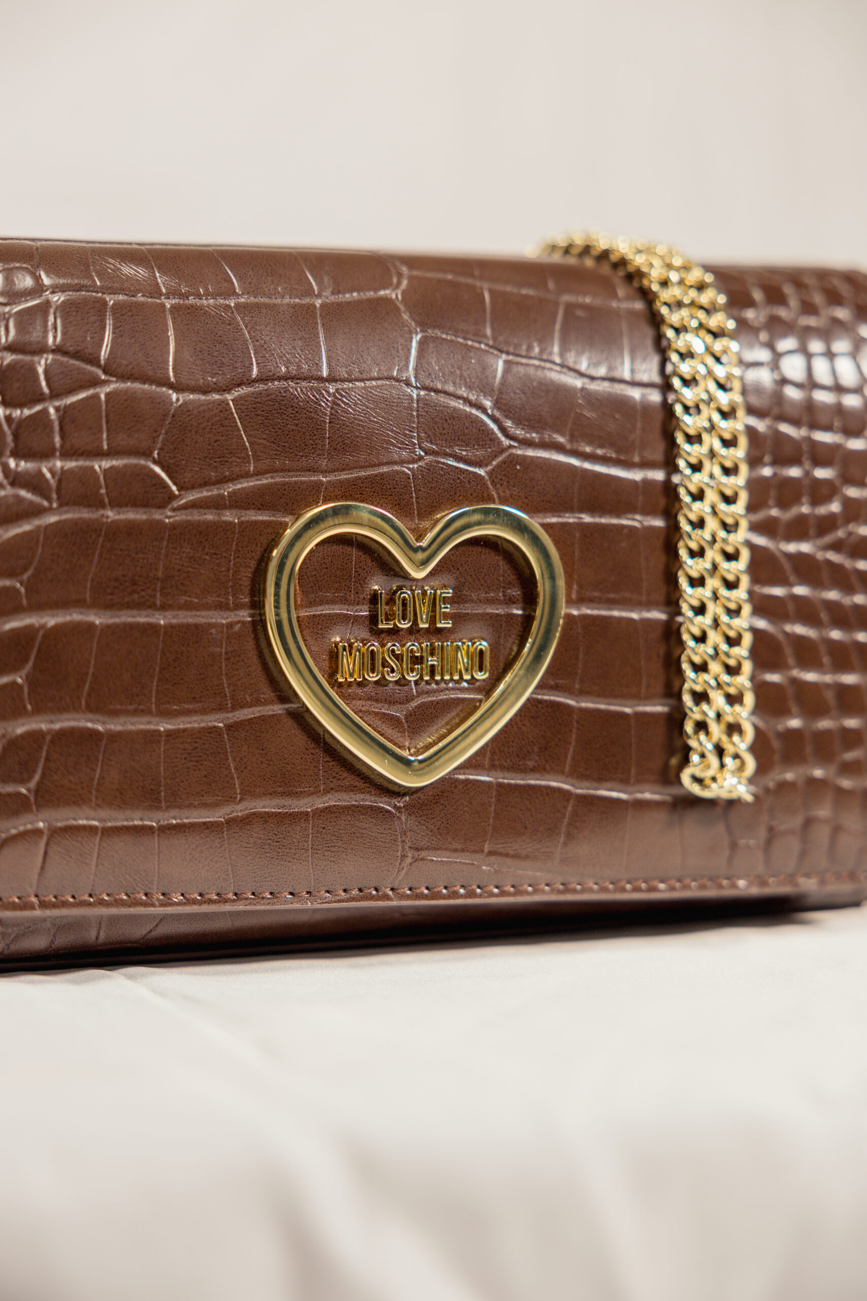 Borsa a tracolla effetto coccodrillo Love Moschino - immagine 2