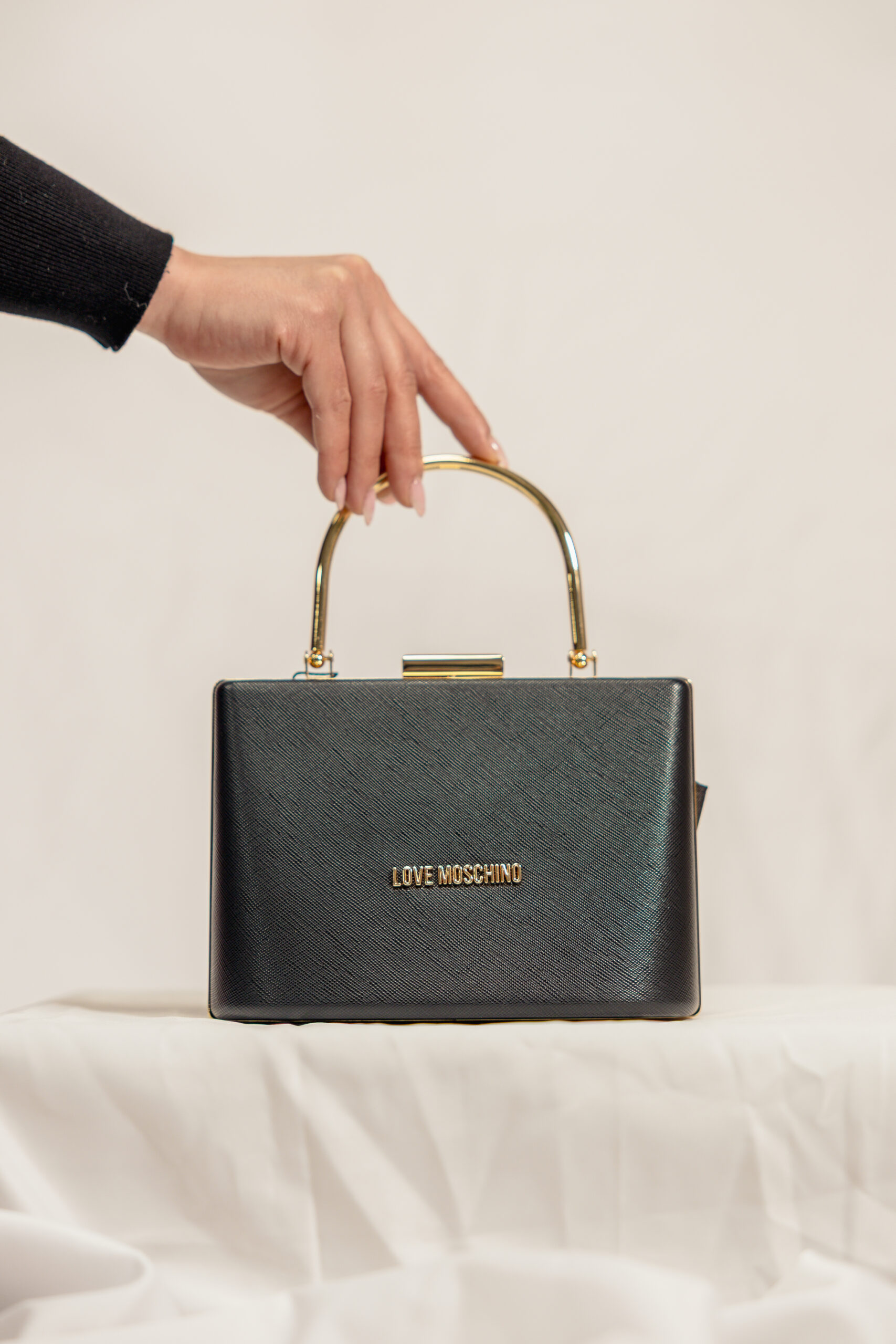 Mini borsa rigida con manico in metallo Love Moschino