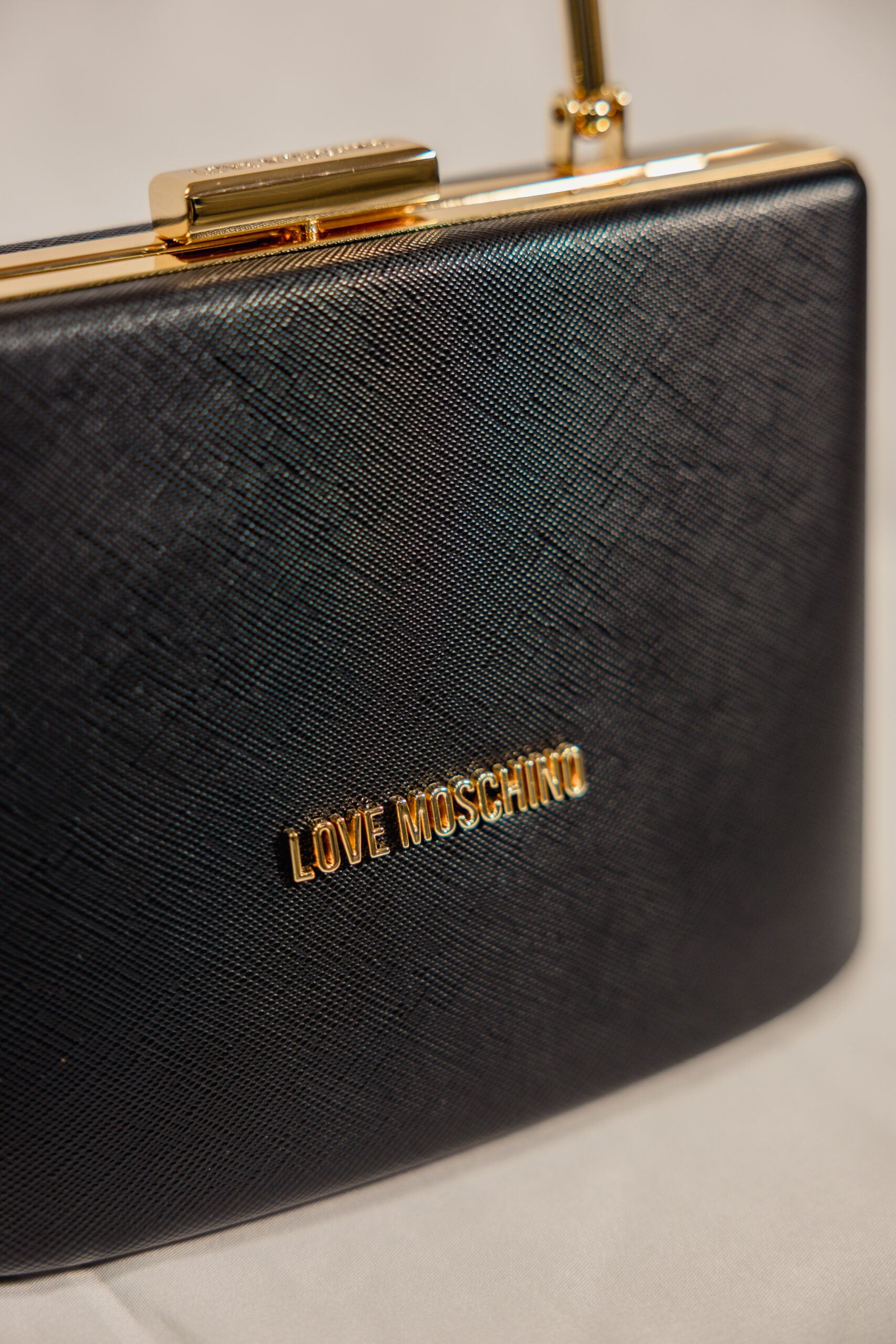 Mini borsa rigida con manico in metallo Love Moschino - immagine 3